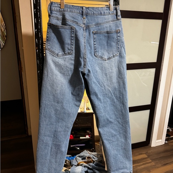 High Rise Mom Jean - Picture 5 of 7